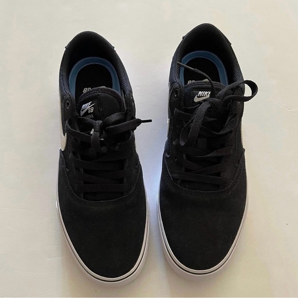 Nike Black and White Lace-up Unisex Sneakers